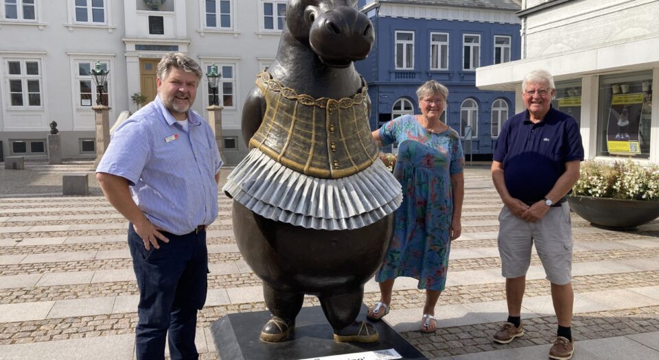 HOVEDFOTO - Fredag den 13. - en skæbnedag for Hippo Ballerina